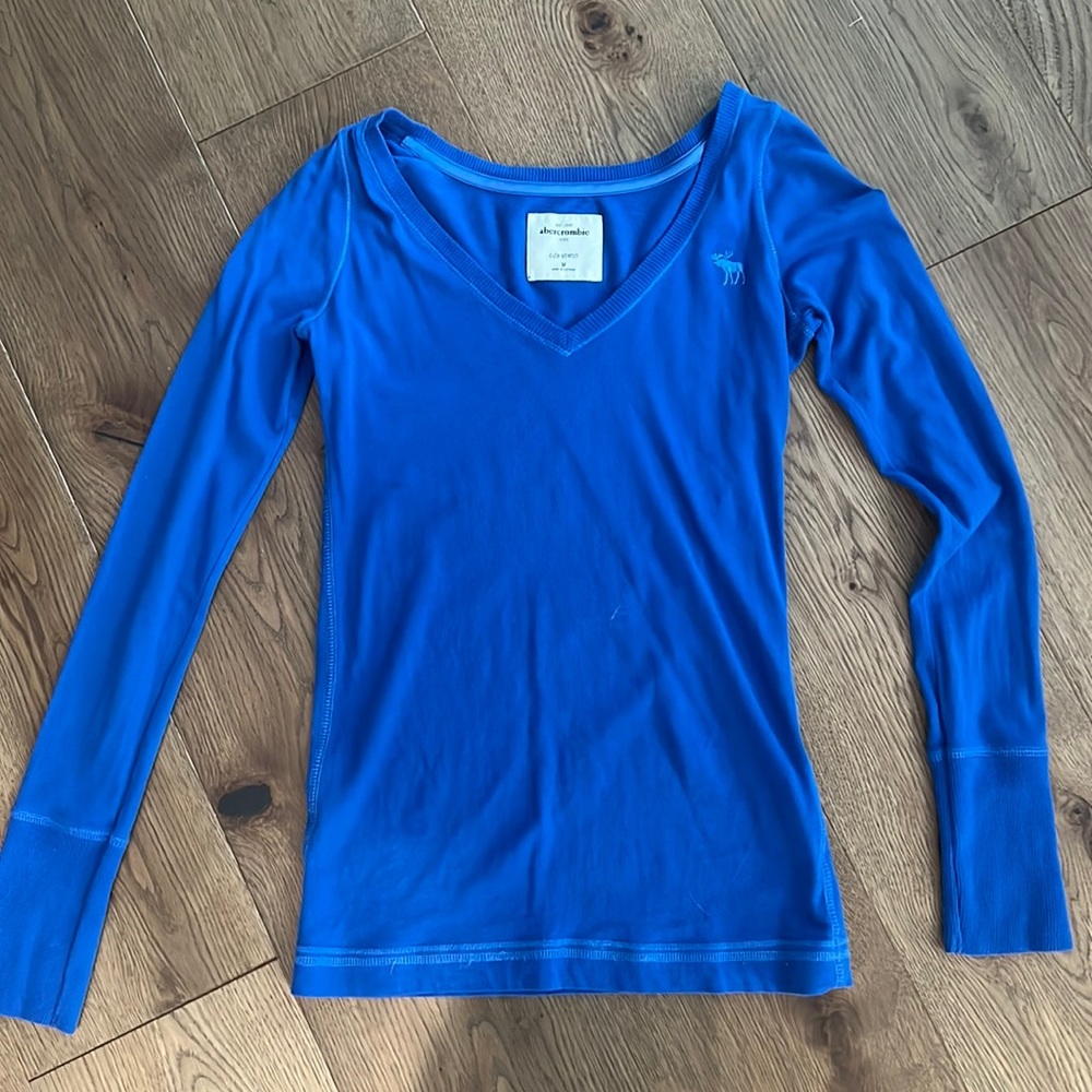 Abercrombie kids Long Sleeve v-neck top